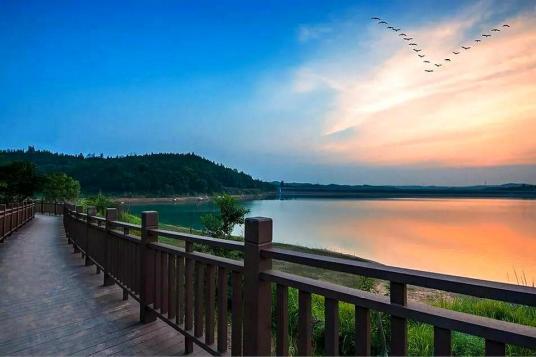 鸿焱湖风景区