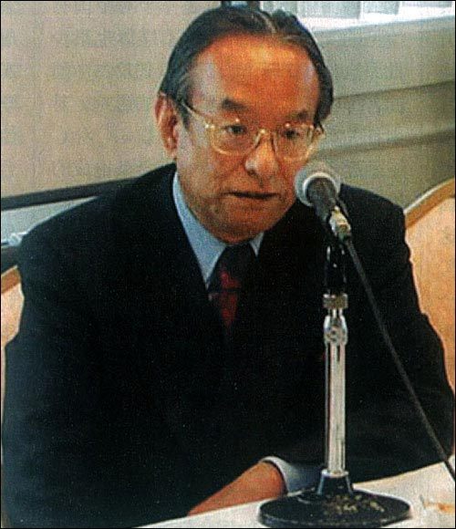 中岛岭雄