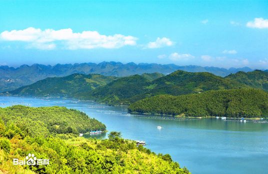 万峰湖景区