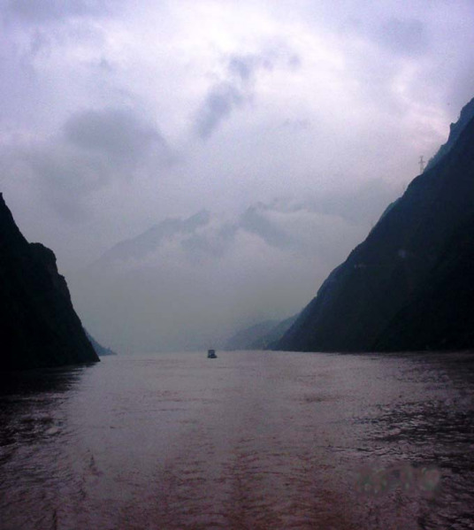 巫山云雨（长江三峡自然景观）