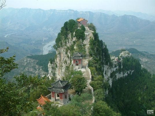 马鞍山（湖北省石首市马鞍山）