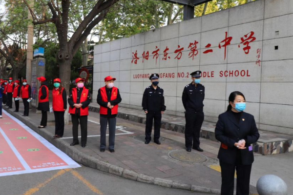 洛阳市东方二中（拖二中）没考上重点班，普通班平行班好吗，将来能跟上吗