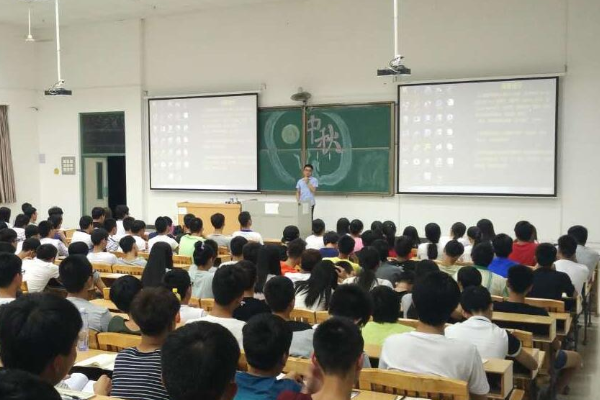 大学生活来自到底是什么样的呢？