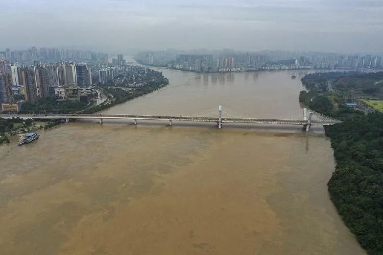 郑州地铁5号线沙口路站下方隧道内发现一具男性遗体，洪水来临时如何逃生？