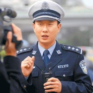 谭警官回应“现实版的活着”，事情的始末是什么？