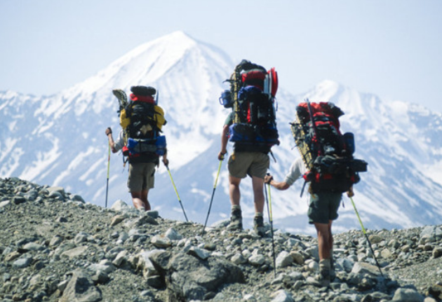 游客在嵩山坠崖，嵩山的安全措施应该为此背锅吗？